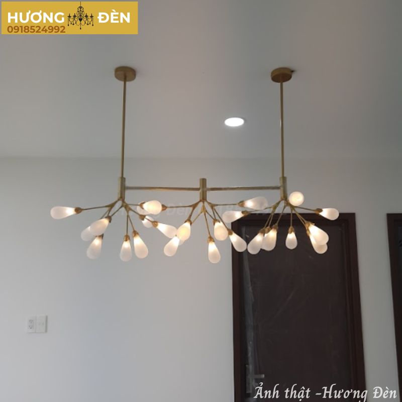 den-gan-tran-phong-khach-ban-an-kieu-hera-ngang-la-thuy-tinh-hien-dai-cao-cap-ttk80112n7