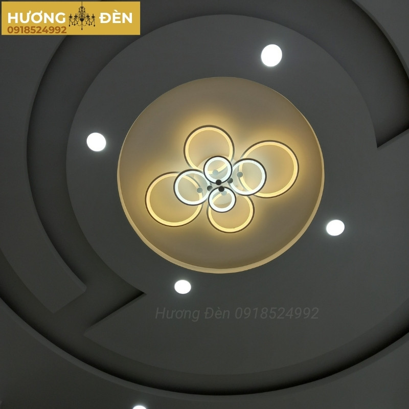 den-mam-op-tran-8-canh-cao-cap-ot7022t8