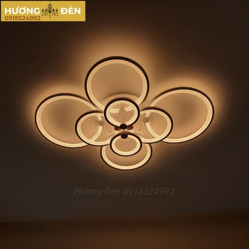 den-mam-op-tran-8-canh-cao-cap-ot7022t8