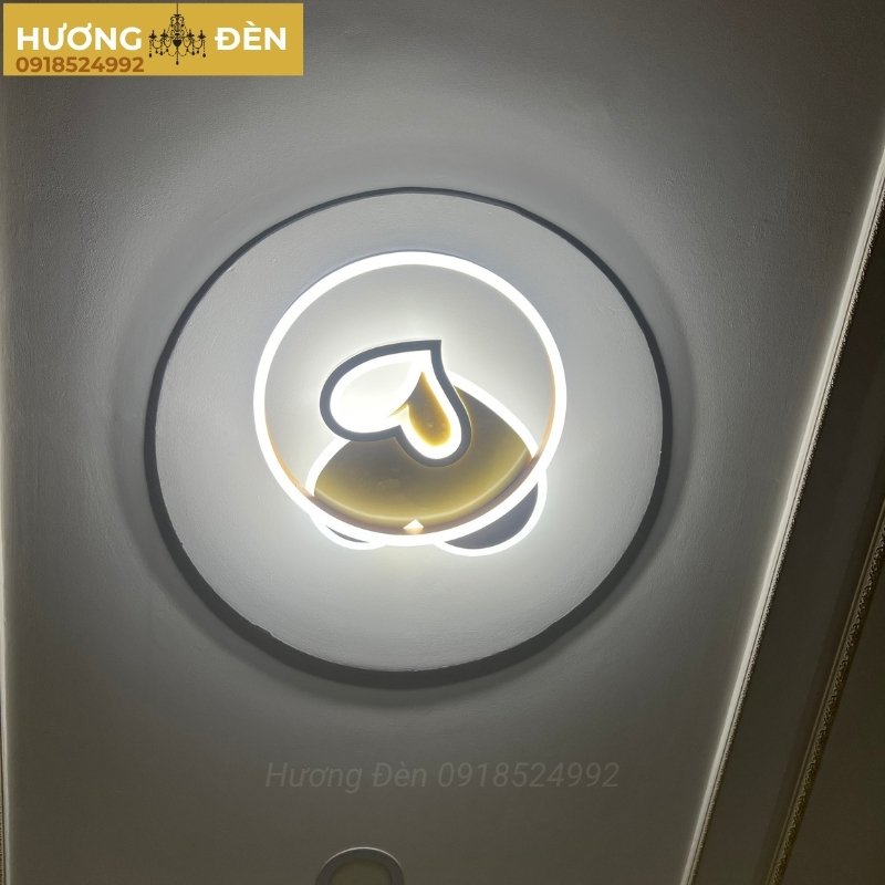 den-mam-op-tran-hien-dai-chinh-hang-hinh-trai-tim-ot-a8876