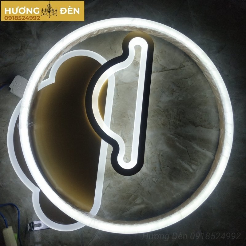 den-mam-op-tran-hinh-may-chinh-hang-ota8872