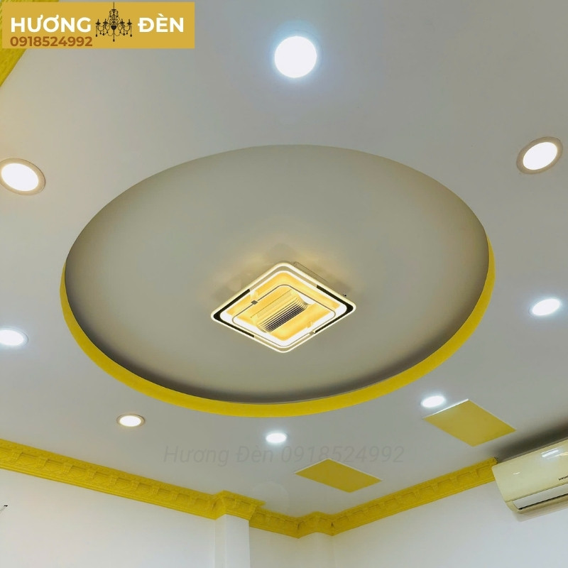 den-mam-op-tran-vuong-kem-quat-trang-tri-chinh-hang-ota41v