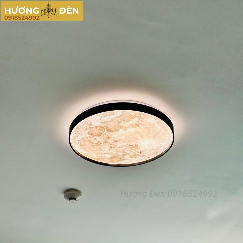 den-op-tran-cao-cap-hinh-mat-trang-ota03