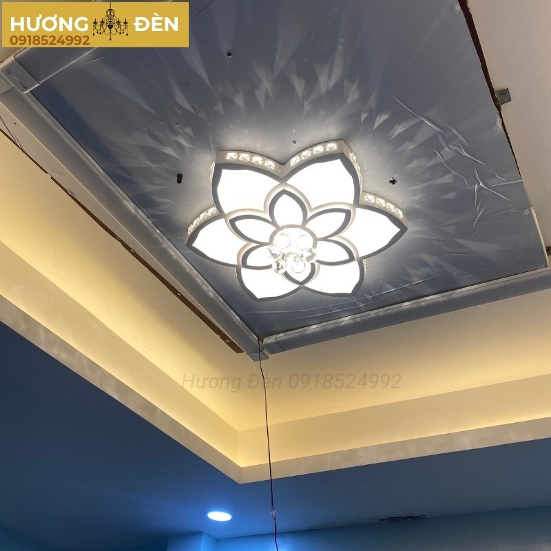 den-op-tran-mica-chinh-hang-ot40t660