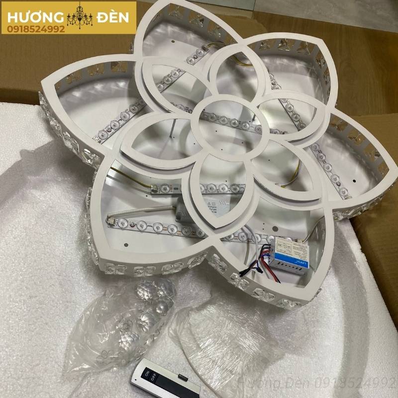 den-op-tran-mica-chinh-hang-ot40t660