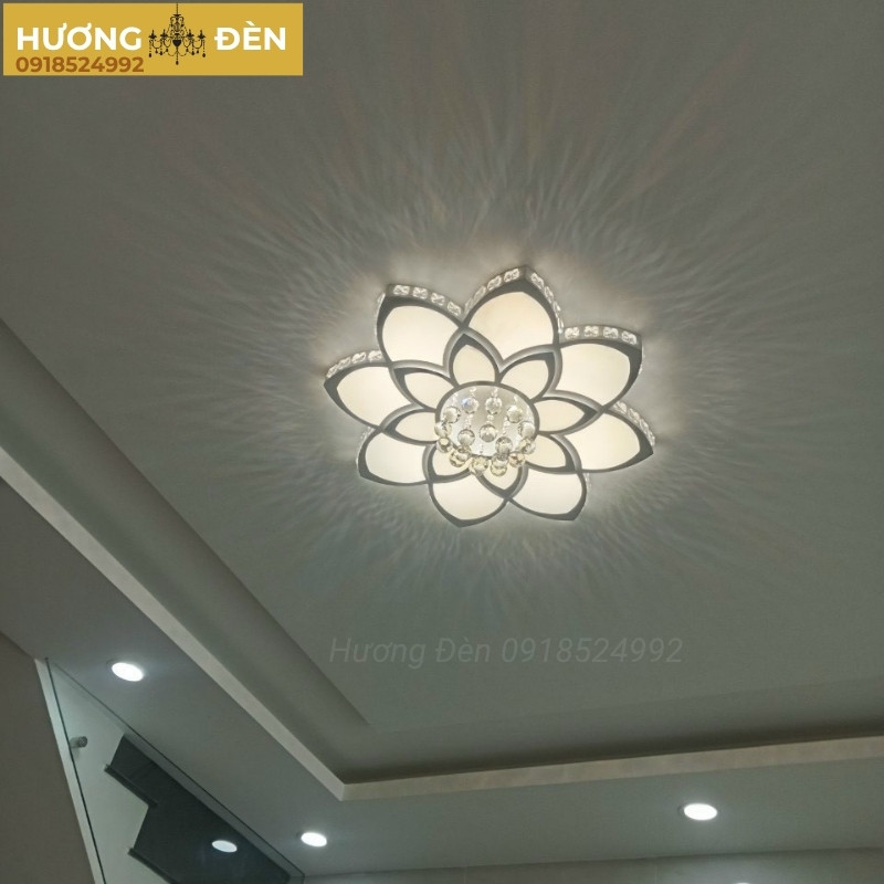 den-op-tran-mica-chinh-hang-ot40t800