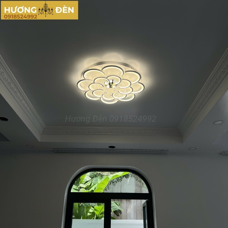 den-op-tran-mica-chinh-hang-ot42t16