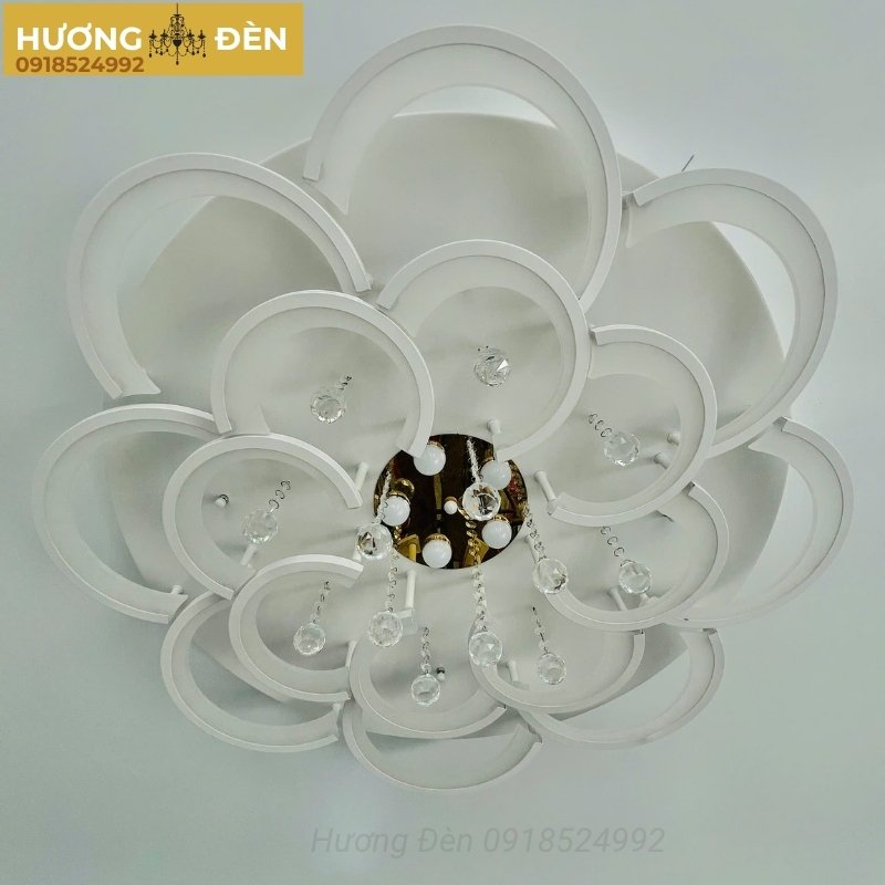 den-op-tran-mica-chinh-hang-ot42t16