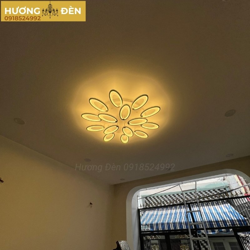 den-op-tran-mica-chinh-hang-ot7021t15