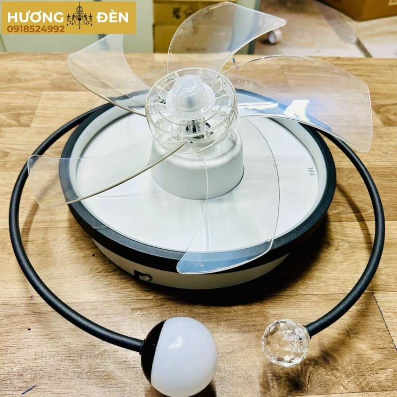 den-op-tran-quat-chinh-hang-otq83104