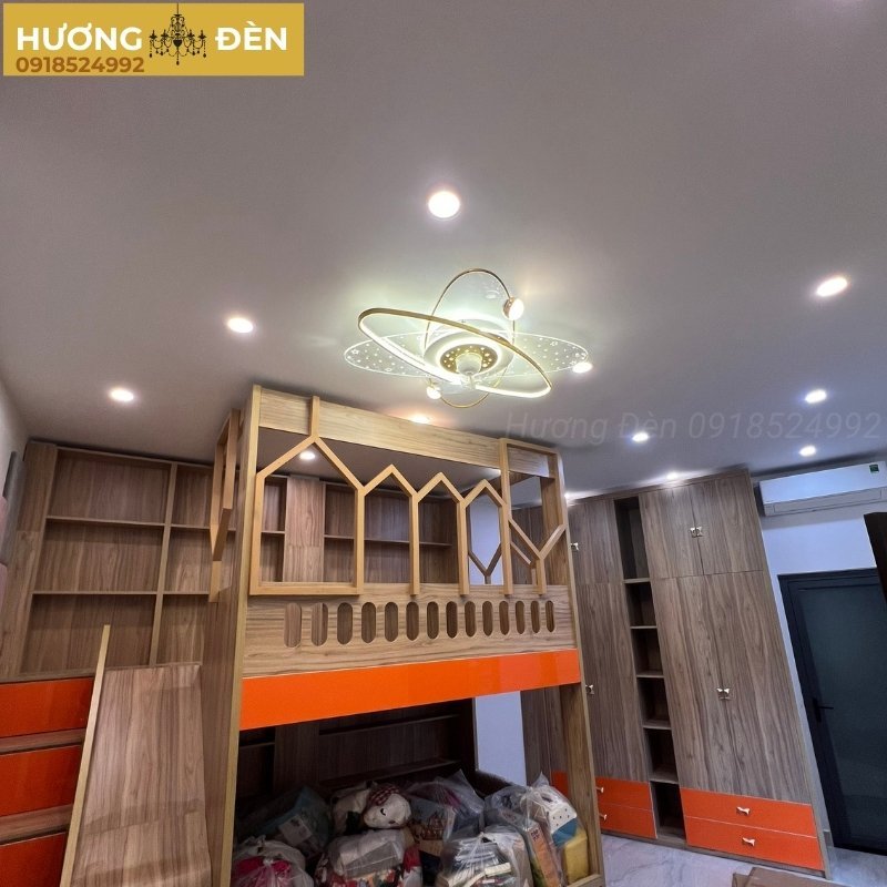 quat-tran-den-mam-op-tran-chinh-hang-otq8310