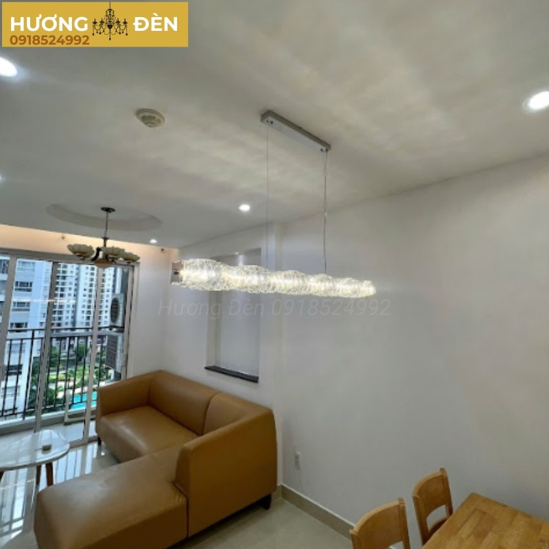 den-tha-nguyen-bo-ban-an-pha-le-toi-gian-hien-dai-yld4993