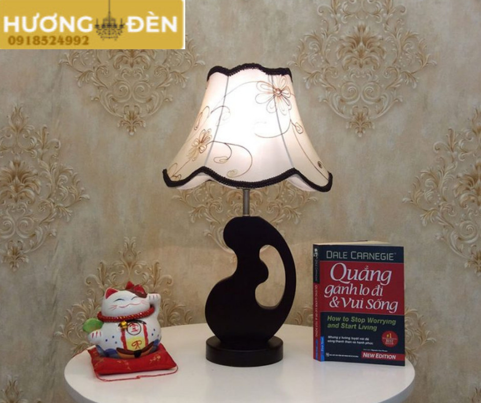 den-ban-hien-dai-moc-huong-db22