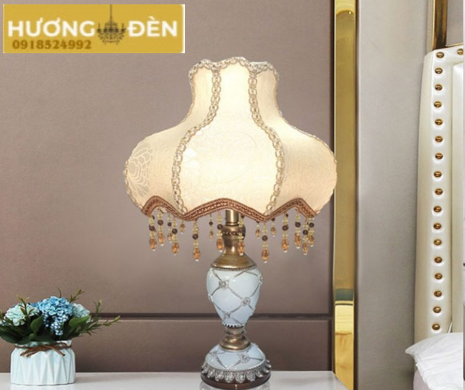 den-ban-trang-tri-10665