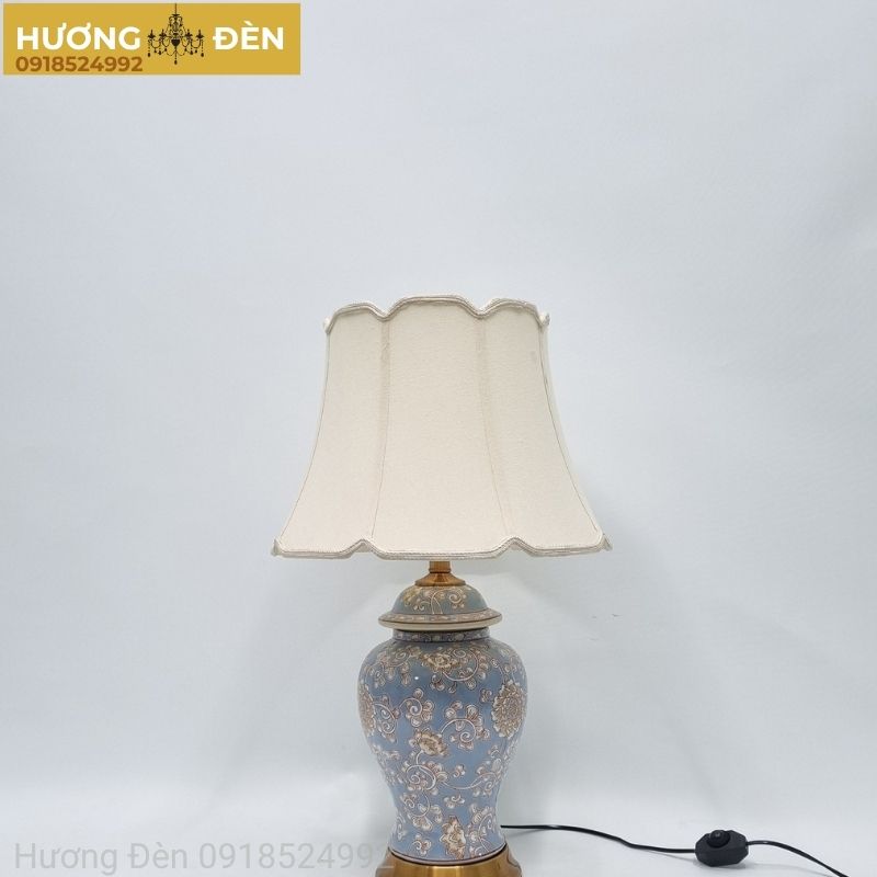 den-ban-trang-tri-phong-ngu-thiet-ke-chinh-hang-db85