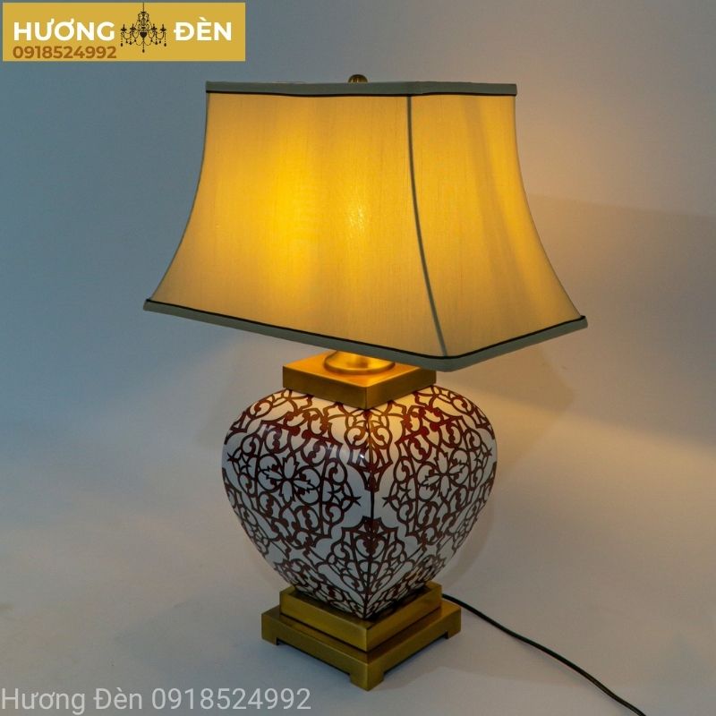 den-ban-trang-tri-thiet-ke-cao-cap-db82