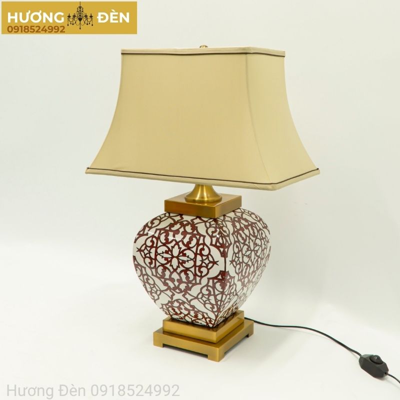 den-ban-trang-tri-thiet-ke-cao-cap-db82