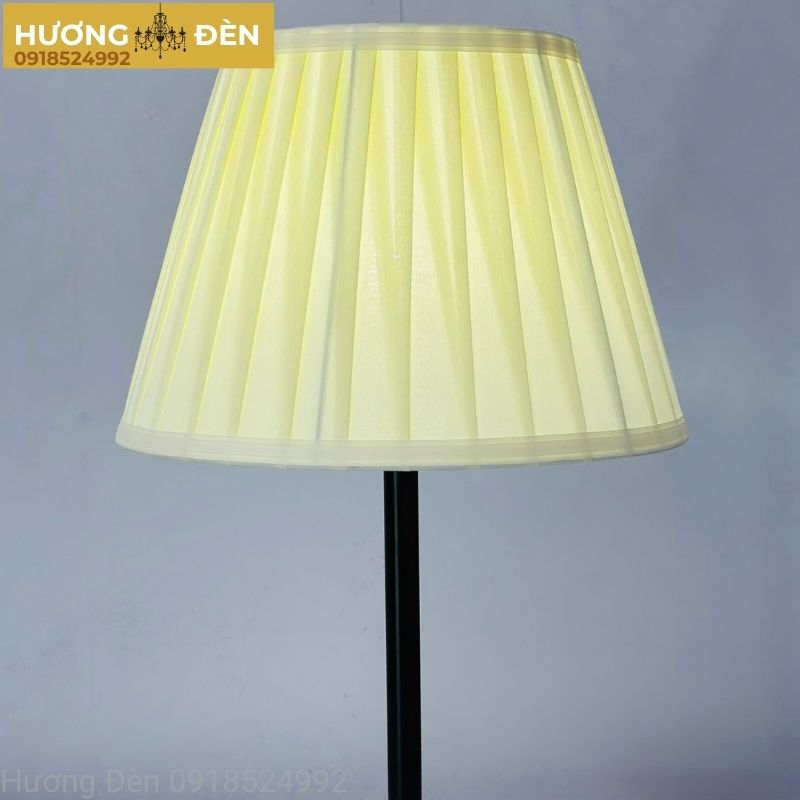 Đèn bàn trang trí thiết kế chính hãng DB211