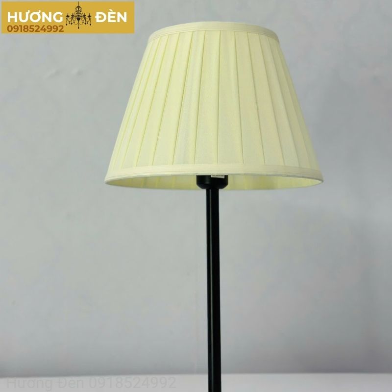 den-ban-trang-tri-thiet-ke-chinh-hang-db211