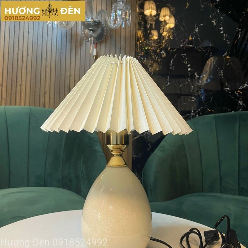 den-ban-trang-tri-thiet-ke-chinh-hang-db73