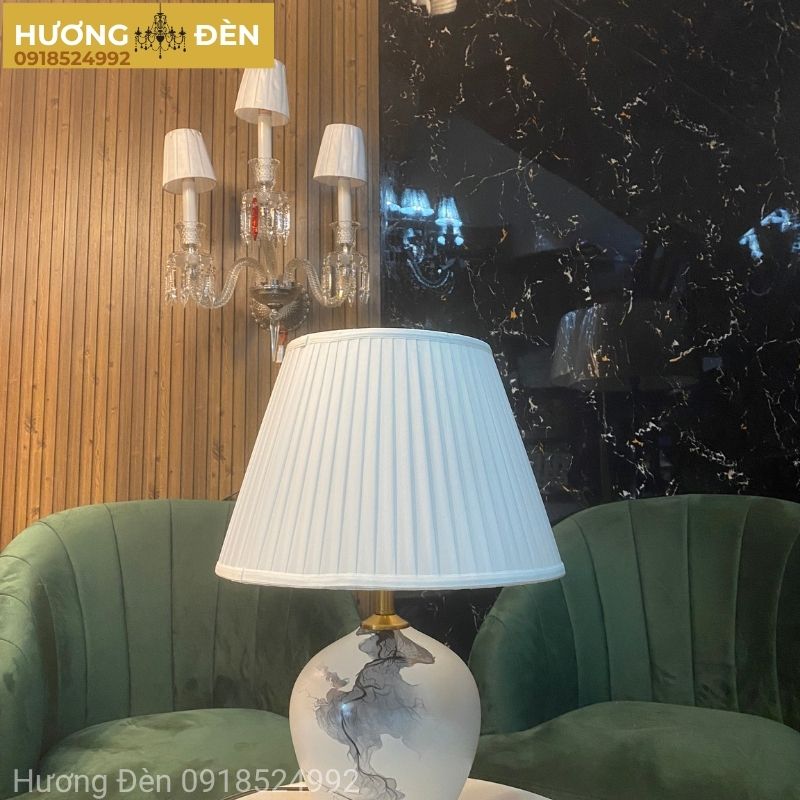 den-ban-trang-tri-thiet-ke-chinh-hang-db80