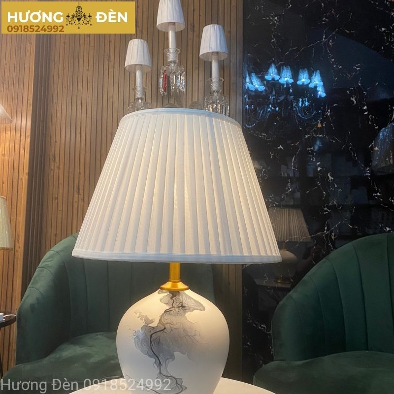 den-ban-trang-tri-thiet-ke-chinh-hang-db80