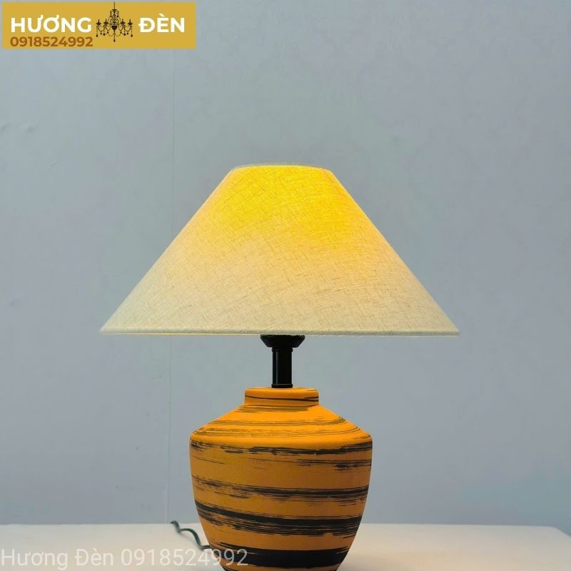 den-ban-trang-tri-thiet-ke-chinh-hang-db95