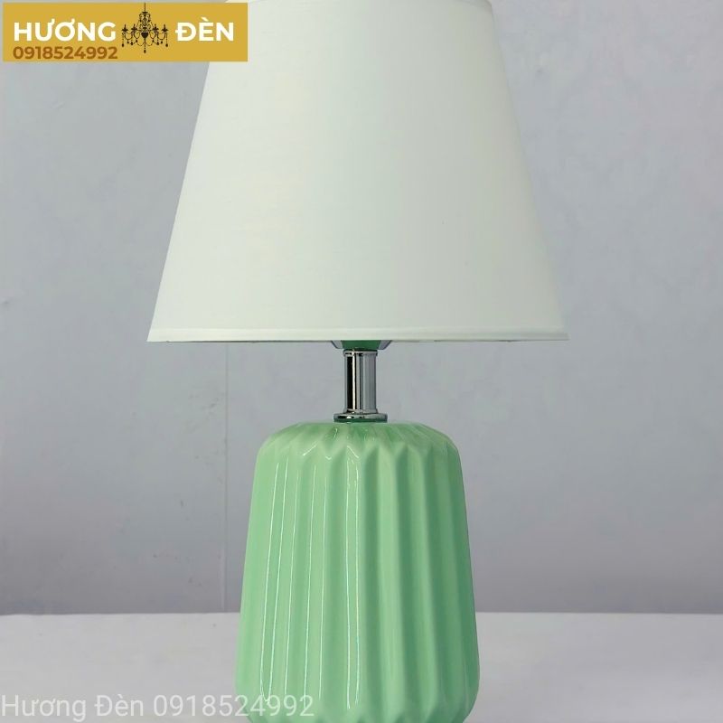 den-ban-trang-tri-thiet-ke-hien-dai-chinh-hang-db99