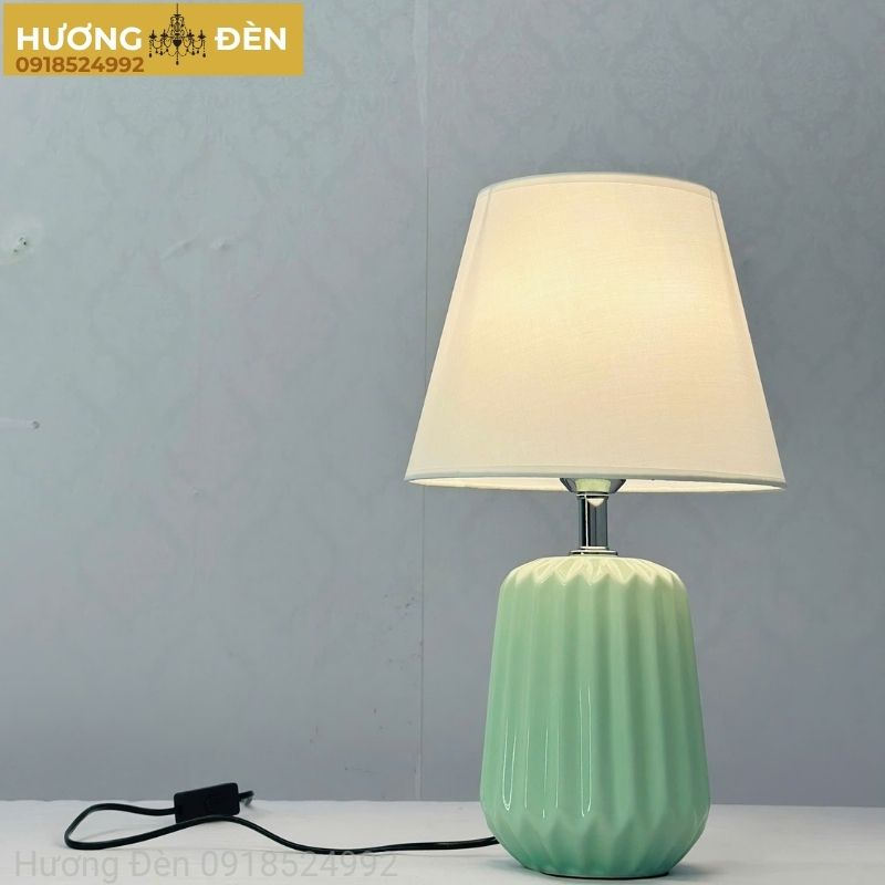 den-ban-trang-tri-thiet-ke-hien-dai-chinh-hang-db99