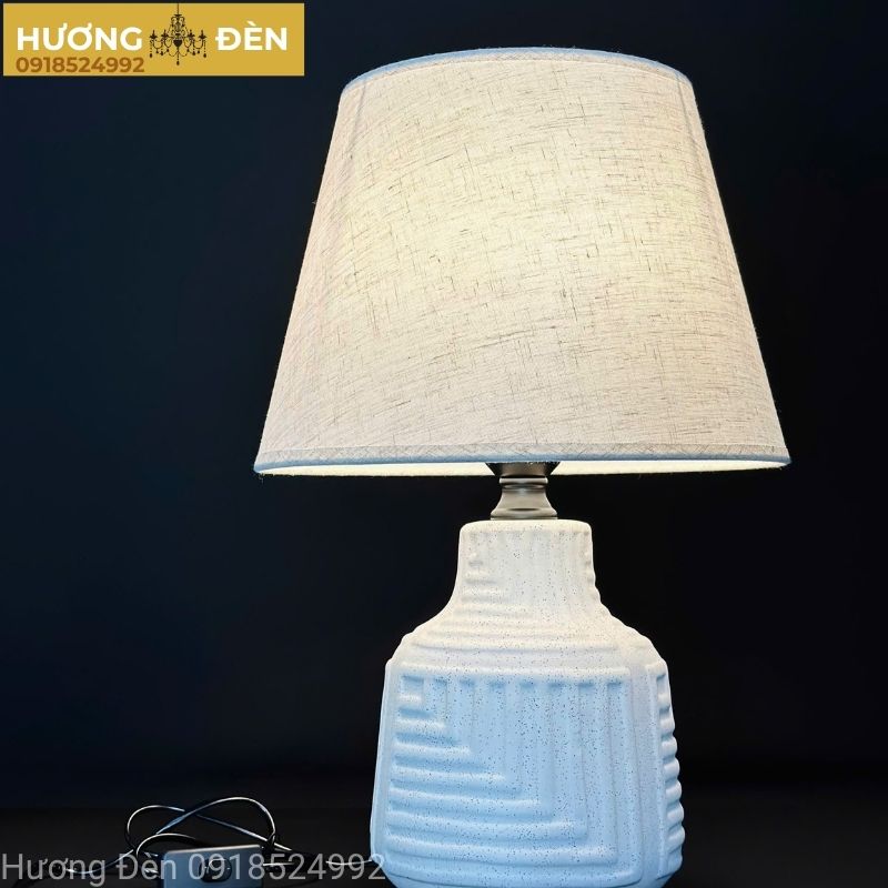 den-ban-trang-tri-thiet-ke-sang-trong-db93