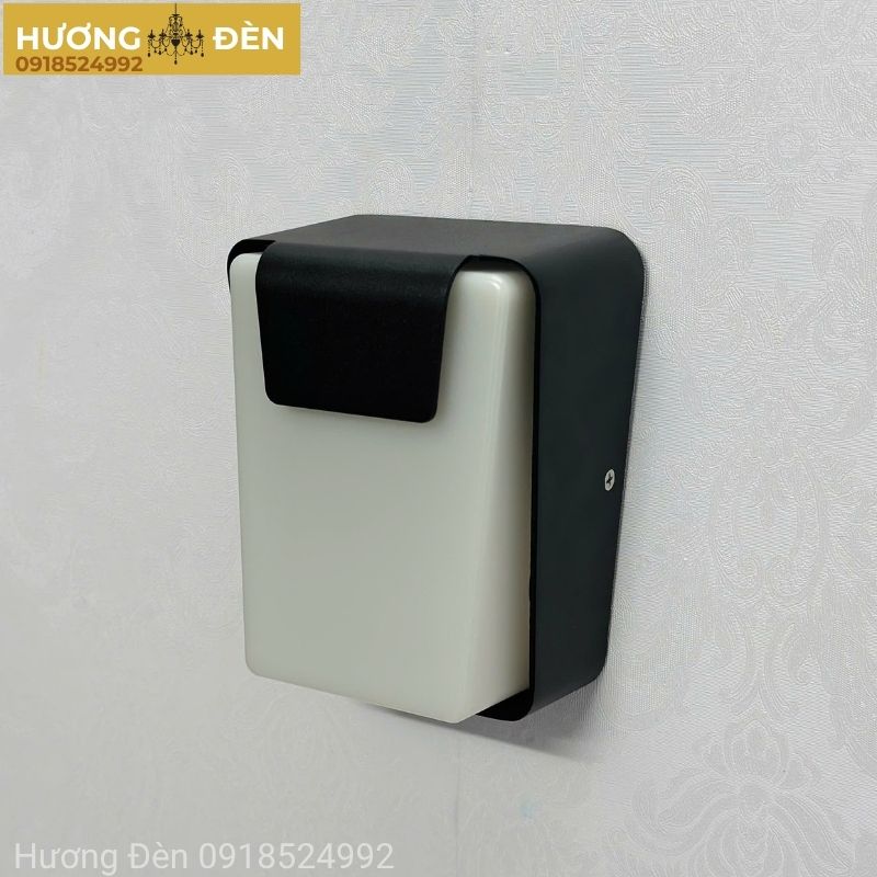 den-gan-tuong-ngoai-troi-thiet-ke-chinh-hang-vnt1701