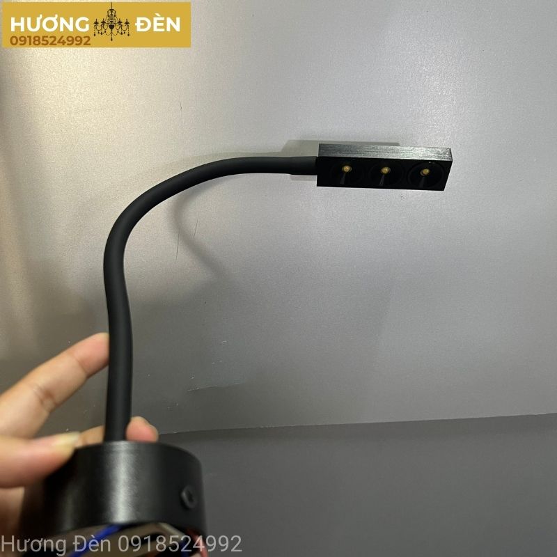 den-roi-tranh-gan-tuong-thiet-ke-chinh-hang-rt0801