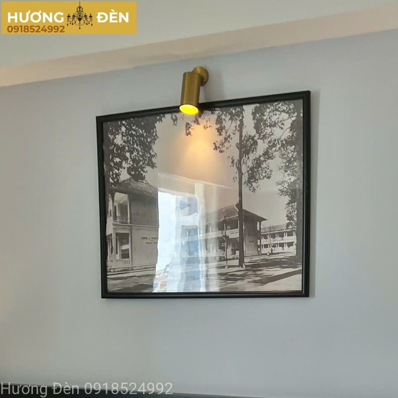 den-roi-tranh-trang-tri-thiet-ke-chinh-hang-rt60