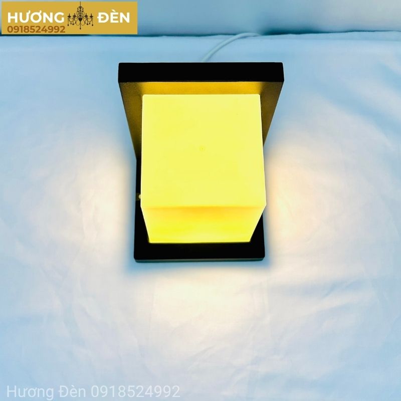 den-tuong-trang-tri-hien-dai-chinh-hang-vnt2230