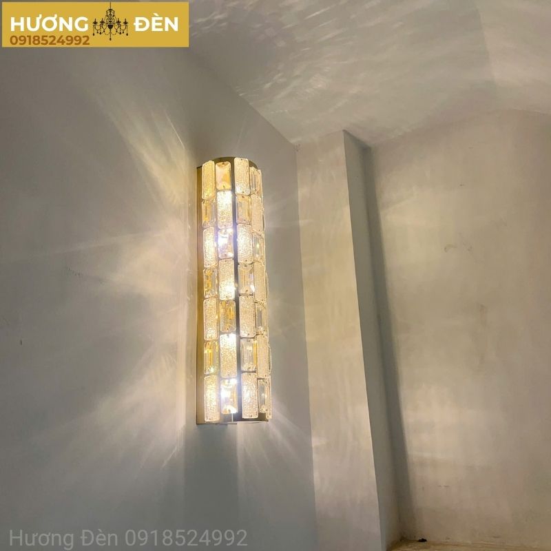 den-vach-tuong-pha-le-thiet-ke-chinh-hang-vpl51t500