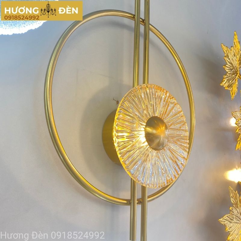 den-vach-tuong-thuy-tinh-thiet-ke-sang-trong-vk121